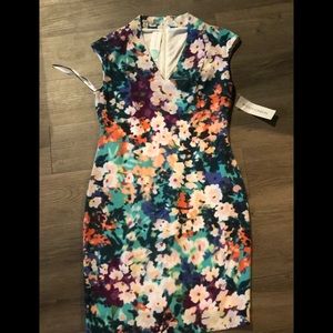 Maggy London Ema crepe V-neck dress